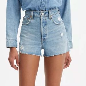 Levi’s ribcage short